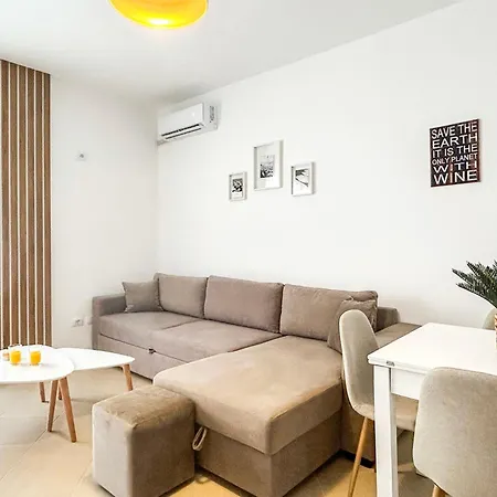 Balkan Bliss 826 Gasthof Golem (Tirana)